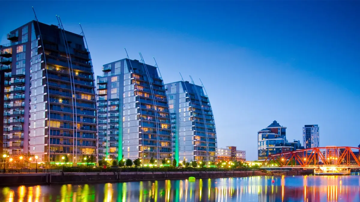 Şişli ve Nişantaşı’nda Işık Tasarımı: Mağazalar ve Ofisler İçin Lüks Çözümler