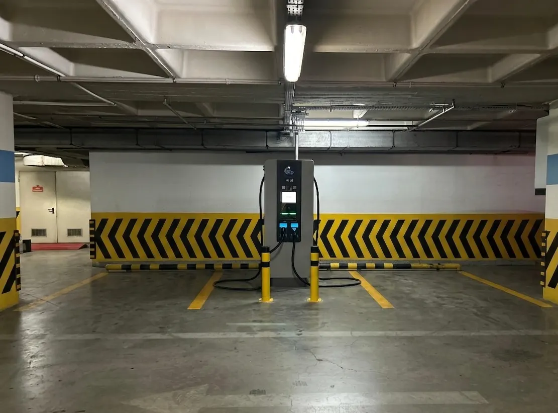 Otoparklar Artık Daha Akıllı: İstanbul’da Merkezi Şarj Altyapısı Kurulumumuz