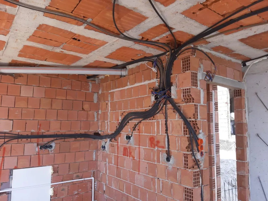 Eski Binalarda Elektrik Tadilatı Yaparken Kablo Kesiti Hesaplamanın Önemi