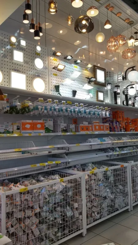 Mağaza Tadilatında Elektrik Tesisatı: İstanbul Ticari Mekanlar İçin Kapsamlı Rehber